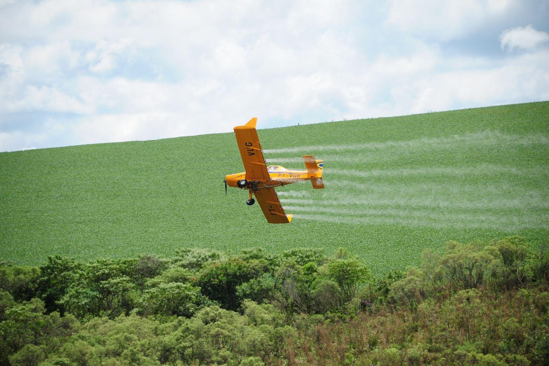 Fitosanitari-monocolture-pesticides-monocultures.jpg