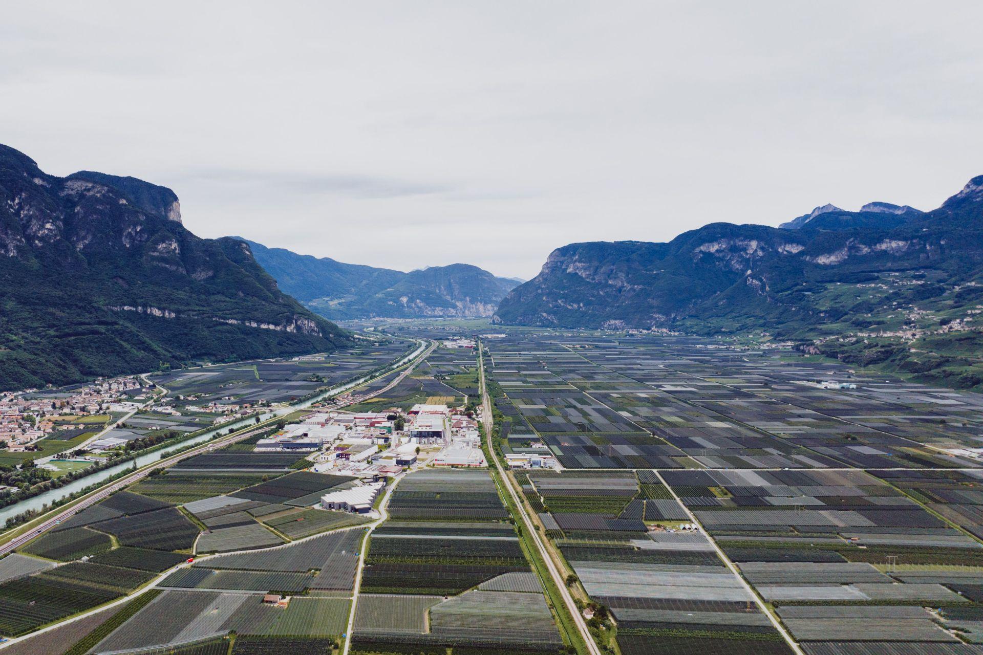 involuzione-del-paesaggio-agricolo-dagli-anni-50-ad-oggi-agricultural-landscape-involution-from-1950-until-now.jpg involuzione-del-paesaggio-agricolo-dagli-anni-50-ad-oggi-agricultural-landscape-involution-from-1950-until-now.jpg
