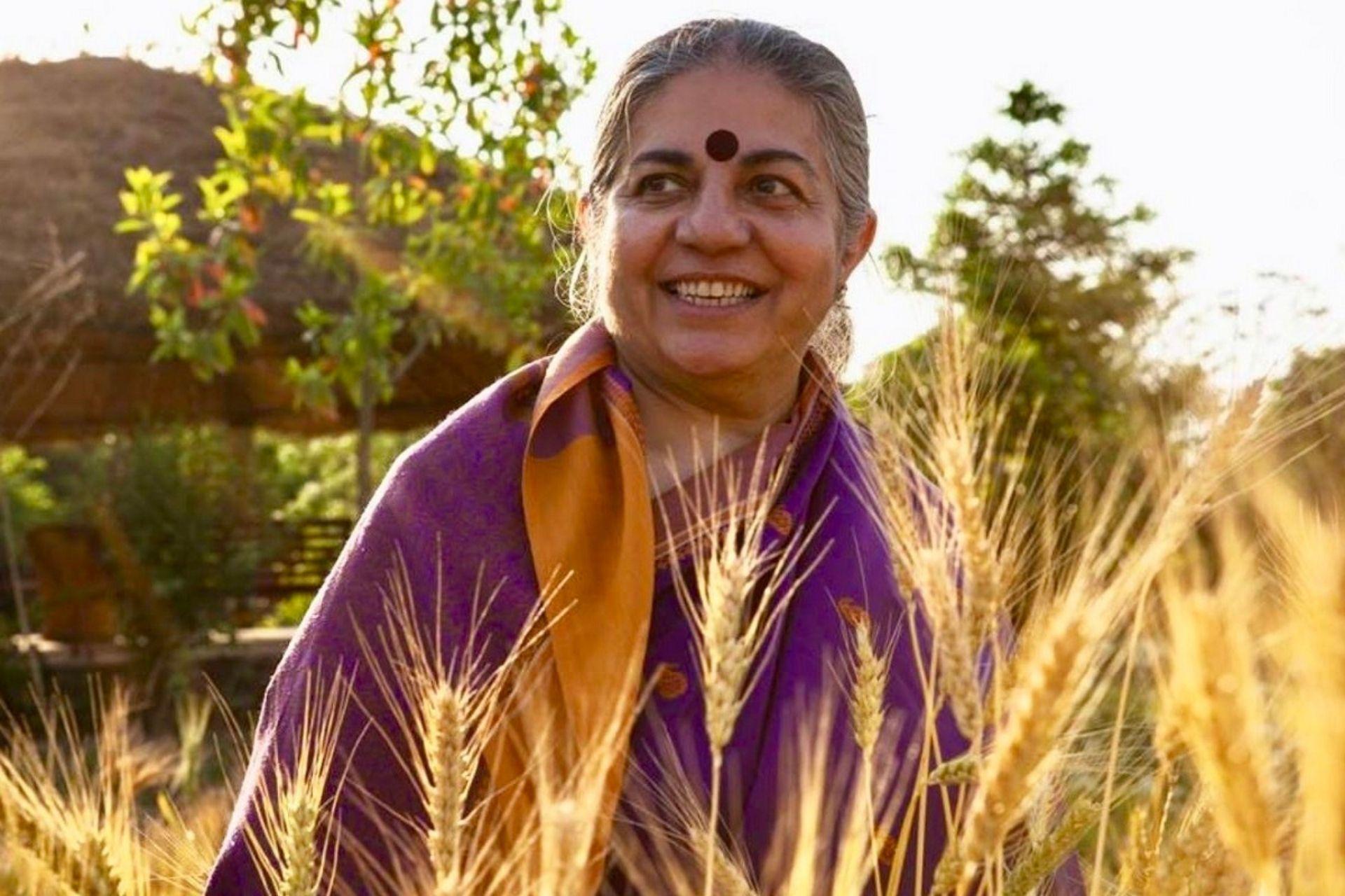 Vandana-Shiva-articolo-BioAksxter-Magazine.jpg