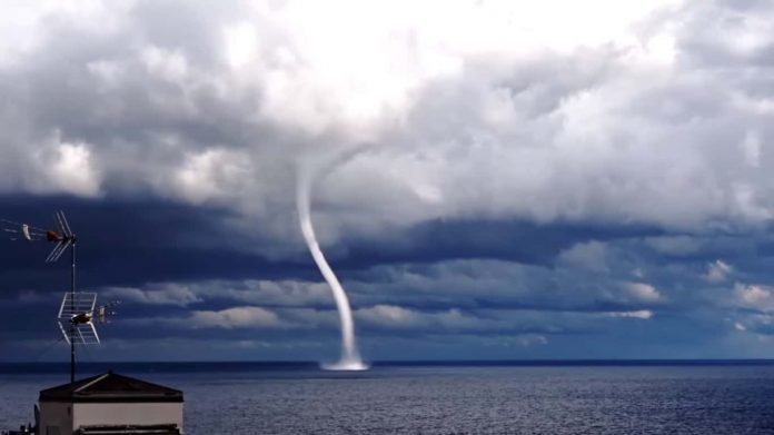 il-riscaldamento-globale-cause-e-conseguenze_tornado-696x391.jpg